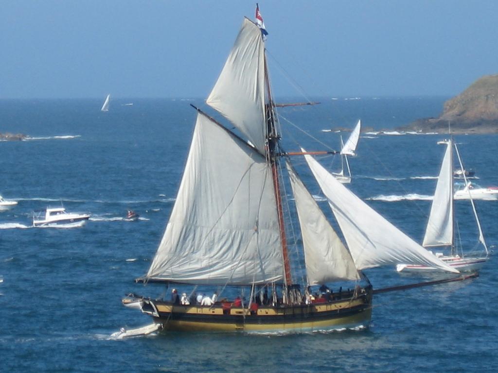 T2-300M Plage-L'Estacade- St Enogat A Dinard Zewnętrze zdjęcie